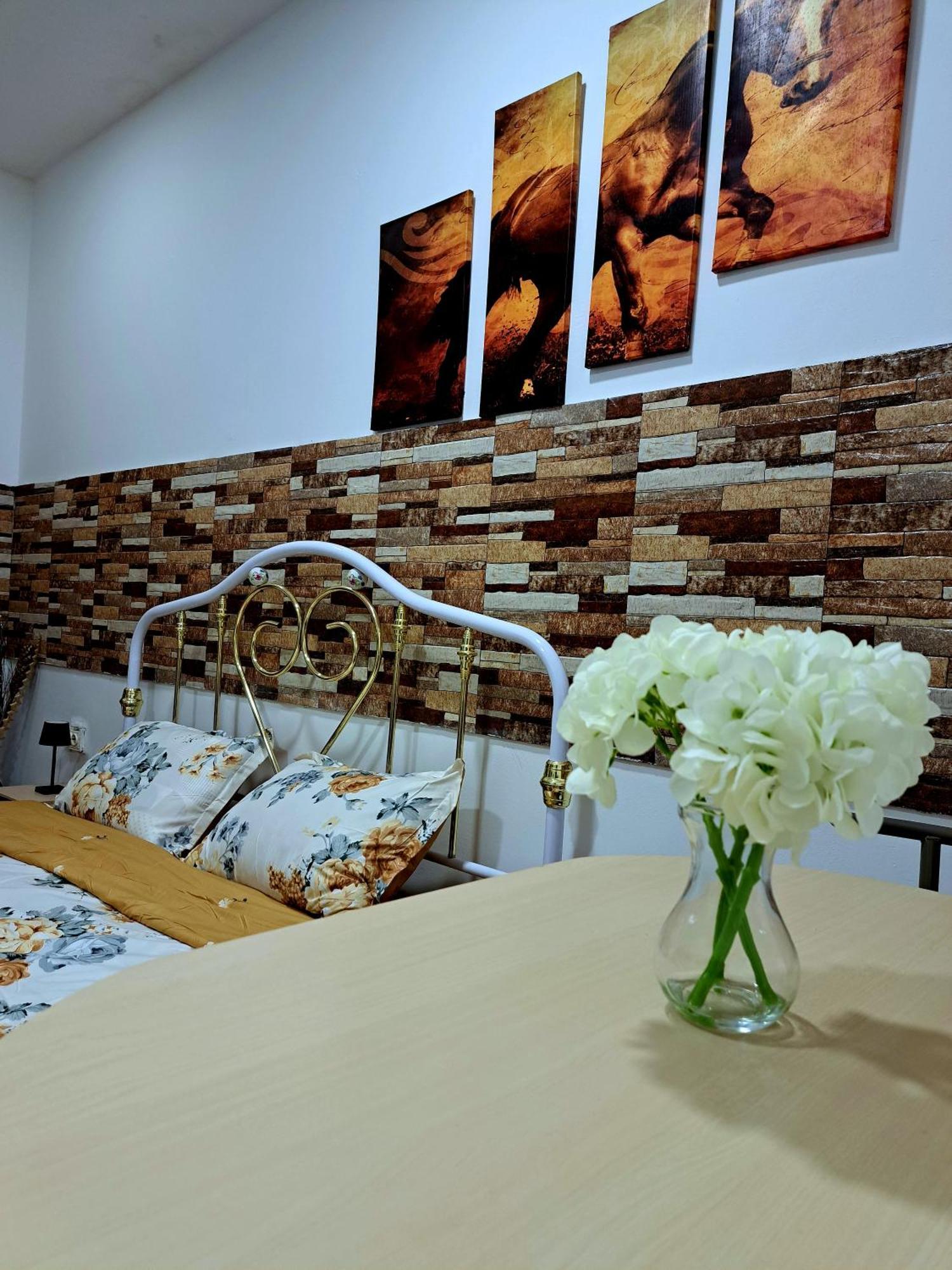 אורדאה Regim Hotelier Pietonala מראה חיצוני תמונה